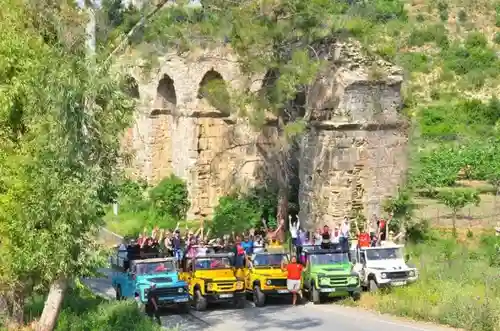 Green Canyon Jeep Safari Side