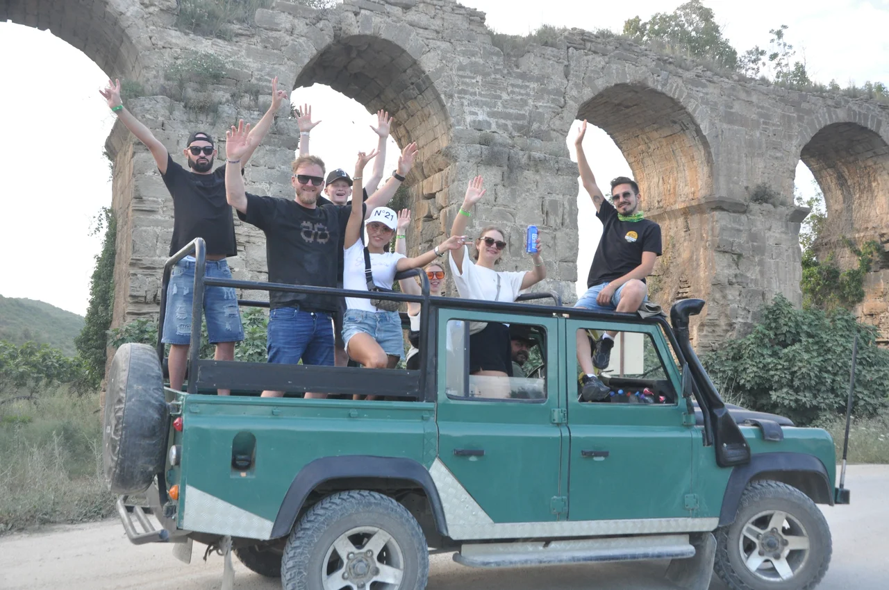 side sunset jeep safari tour